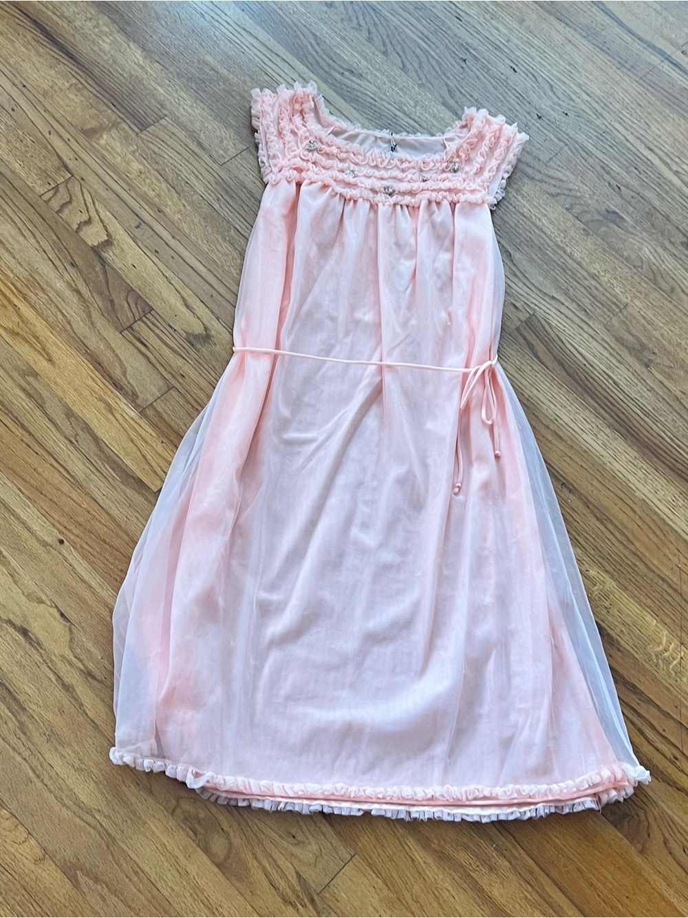 Vintage Peach Ruffle Neck Sleeveless Chemise